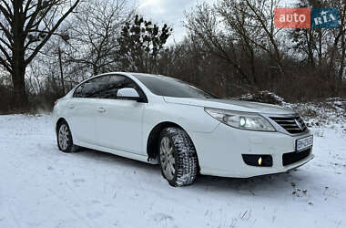 Renault Latitude 2011 Renault Latitude 2011