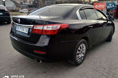 Седан Renault Latitude 2011 в 