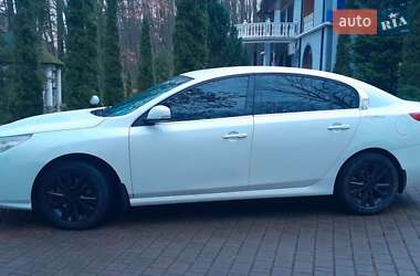 Седан Renault Latitude 2012 в 