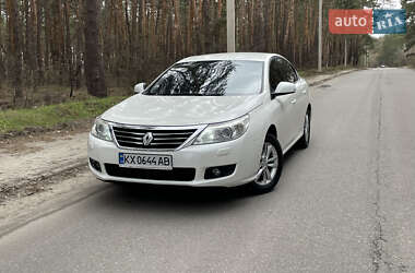 Седан Renault Latitude 2011 в 