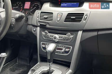Седан Renault Latitude 2011 в 