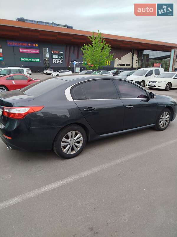 Седан Renault Latitude 2012 в Киеве