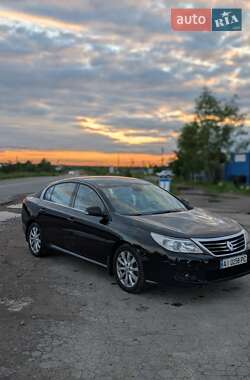 Renault Latitude 2012