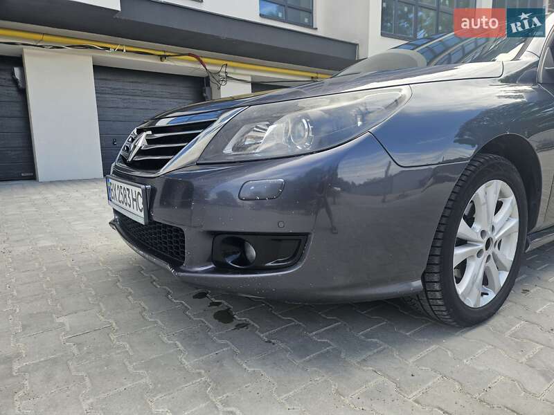 Седан Renault Latitude 2011 в Хмельницком