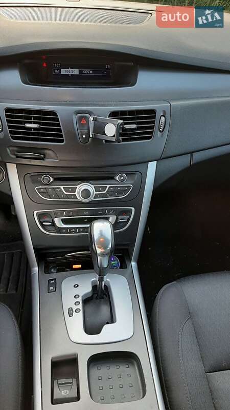 Седан Renault Latitude 2011 в Борисполе