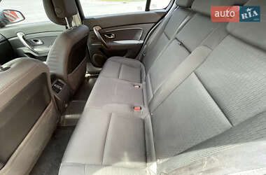 Седан Renault Latitude 2011 в 