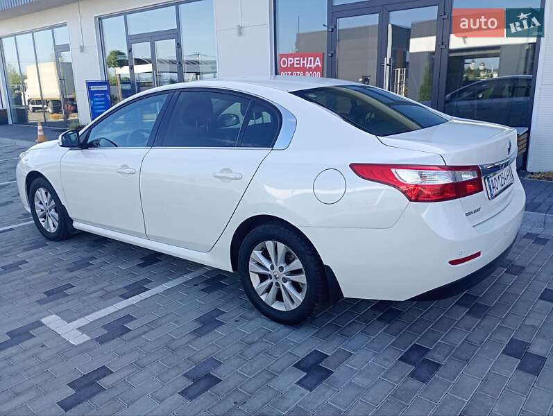 Седан Renault Latitude 2011 в Хусте