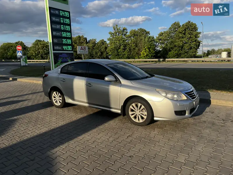 Renault Latitude 2011