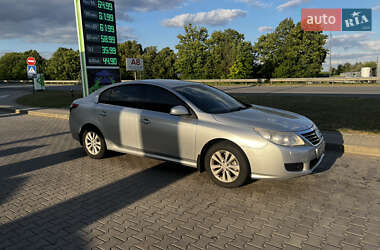 Renault Latitude 2011