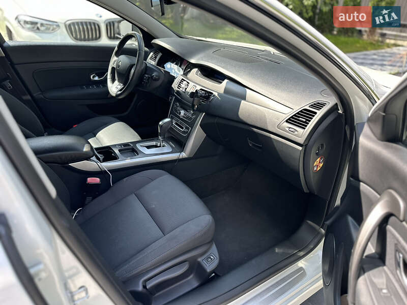 Седан Renault Latitude 2011 в Львові