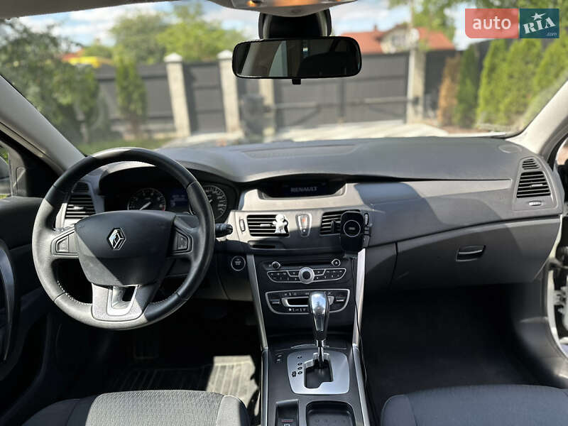 Седан Renault Latitude 2011 в Львові