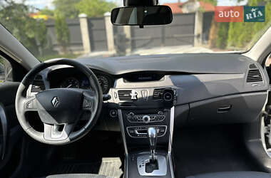 Седан Renault Latitude 2011 в 