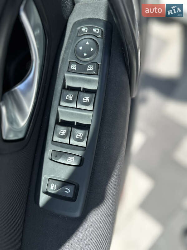 Седан Renault Latitude 2011 в Львові