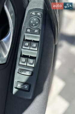 Седан Renault Latitude 2011 в 