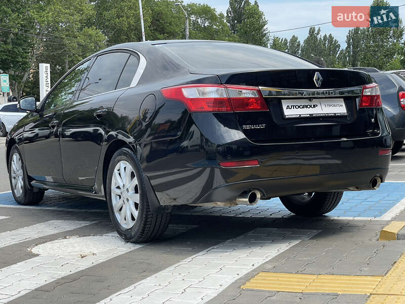 Седан Renault Latitude 2011 в Одессе