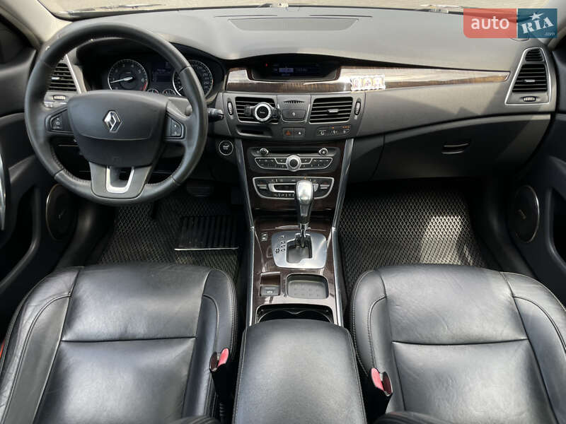 Седан Renault Latitude 2011 в Одессе