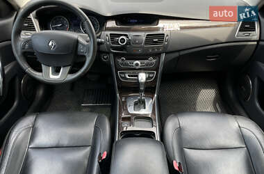 Седан Renault Latitude 2011 в 