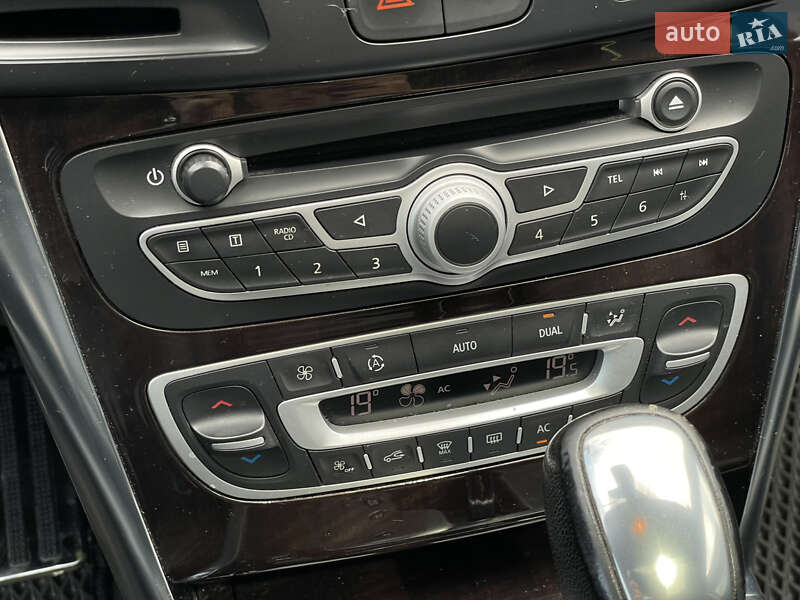 Седан Renault Latitude 2011 в Одессе