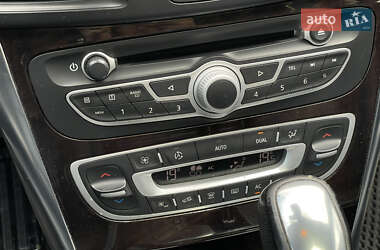 Седан Renault Latitude 2011 в 