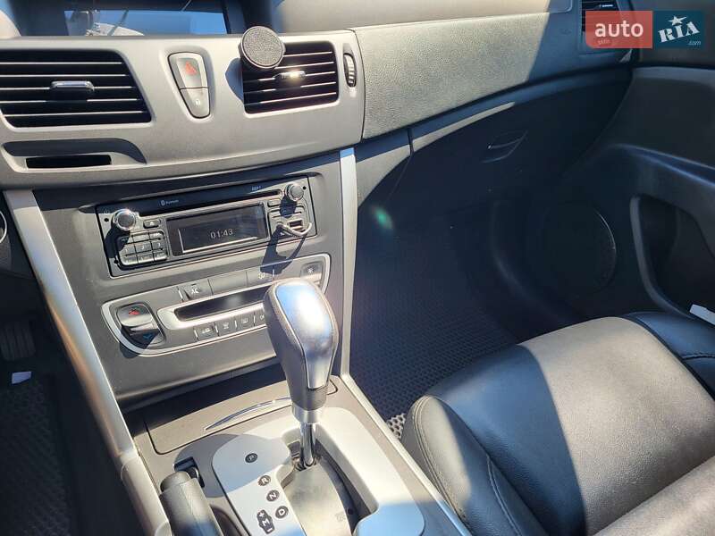 Седан Renault Latitude 2014 в Киеве