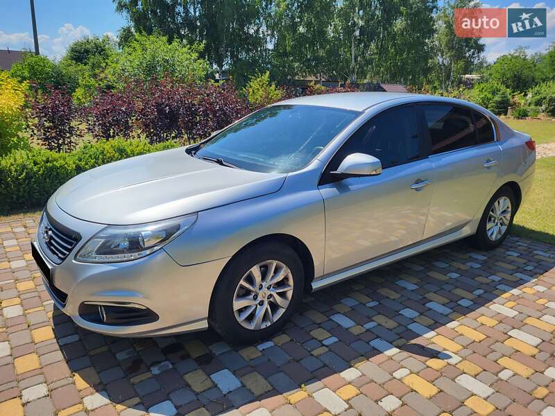 Седан Renault Latitude 2014 в Киеве