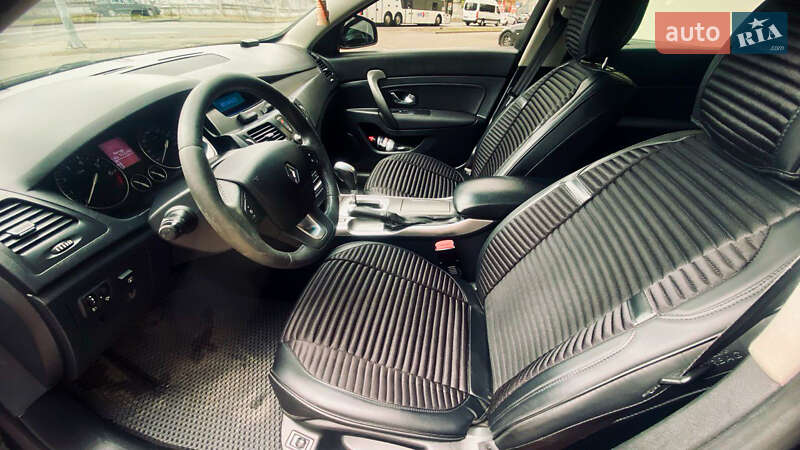 Седан Renault Latitude 2011 в Киеве