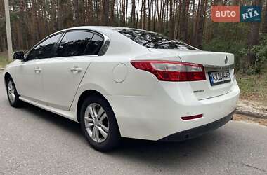 Седан Renault Latitude 2011 в 