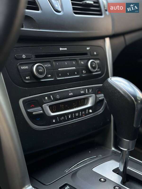 Седан Renault Latitude 2014 в Киеве