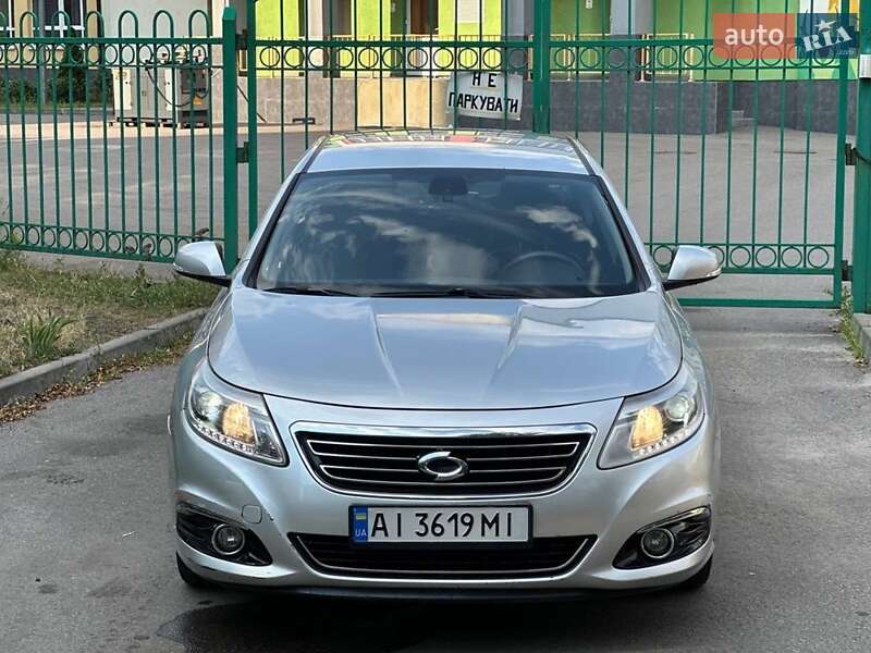 Седан Renault Latitude 2014 в Киеве