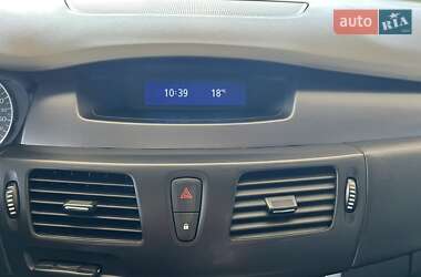 Седан Renault Latitude 2011 в 