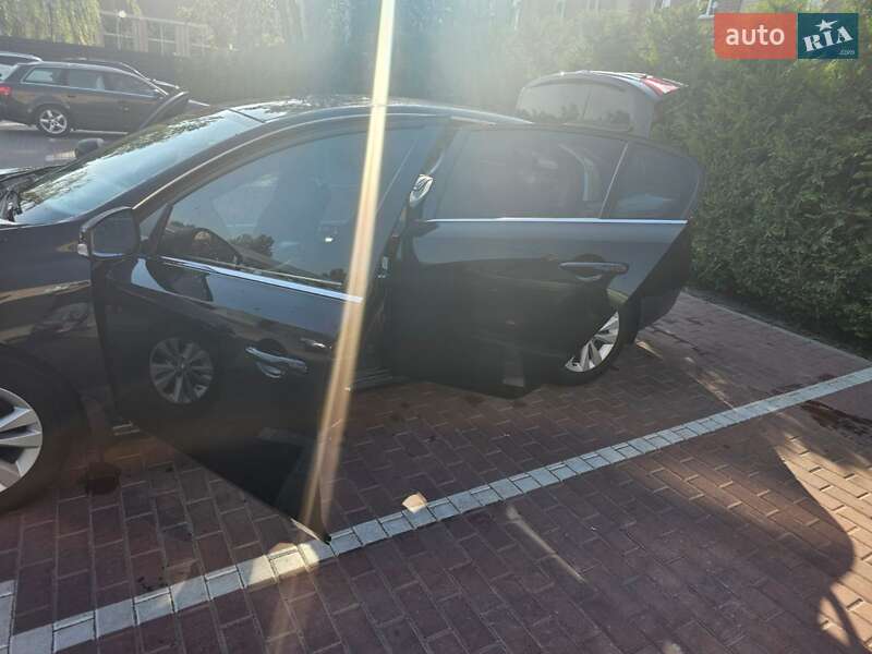 Седан Renault Latitude 2011 в Черкассах