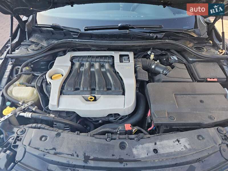 Седан Renault Latitude 2011 в Черкассах