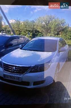 Седан Renault Latitude 2011 в 