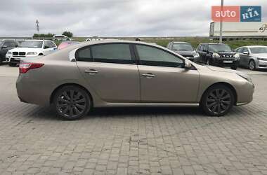 Седан Renault Latitude 2011 в 