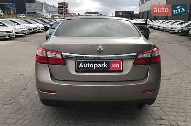 Седан Renault Latitude 2011 в 