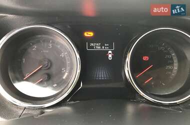 Седан Renault Latitude 2011 в 