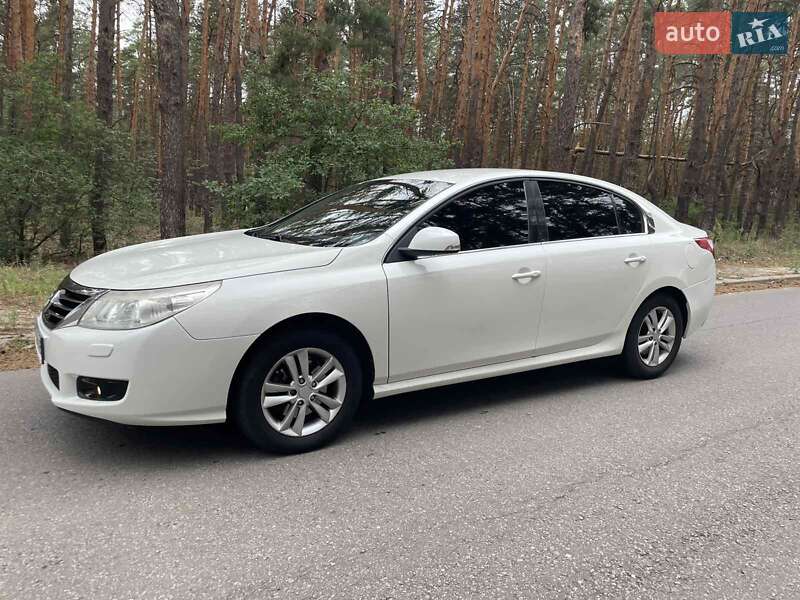 Седан Renault Latitude 2011 в Харькове