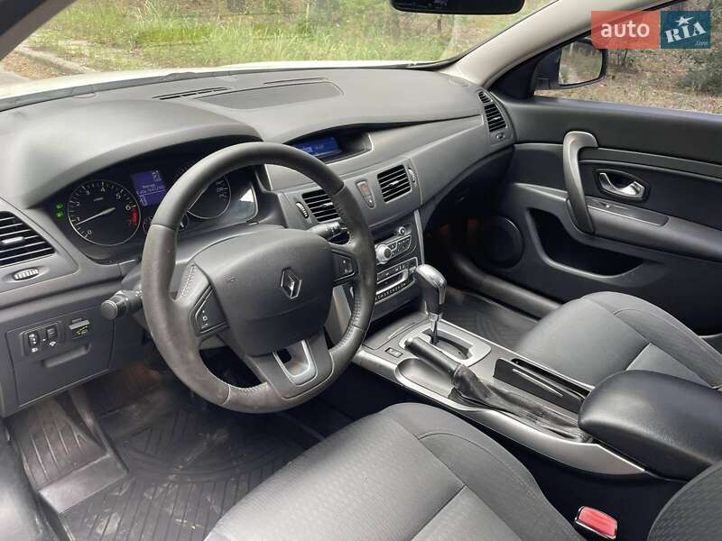 Седан Renault Latitude 2011 в Харькове