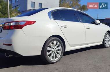 Седан Renault Latitude 2012 в 