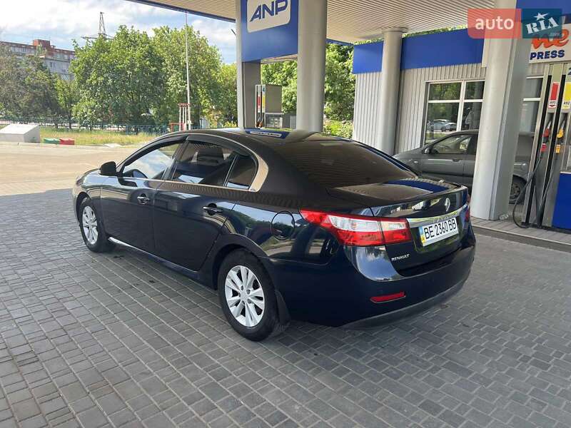 Седан Renault Latitude 2011 в Николаеве