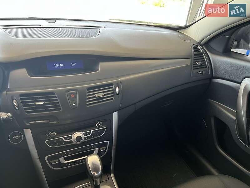 Седан Renault Latitude 2011 в Николаеве