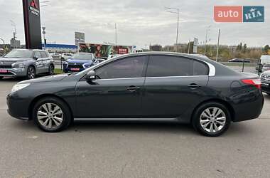 Седан Renault Latitude 2012 в 