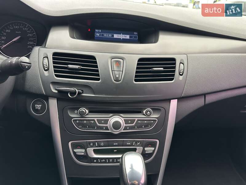 Седан Renault Latitude 2012 в Києві