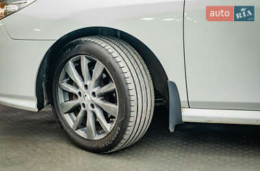 Седан Renault Latitude 2012 в 