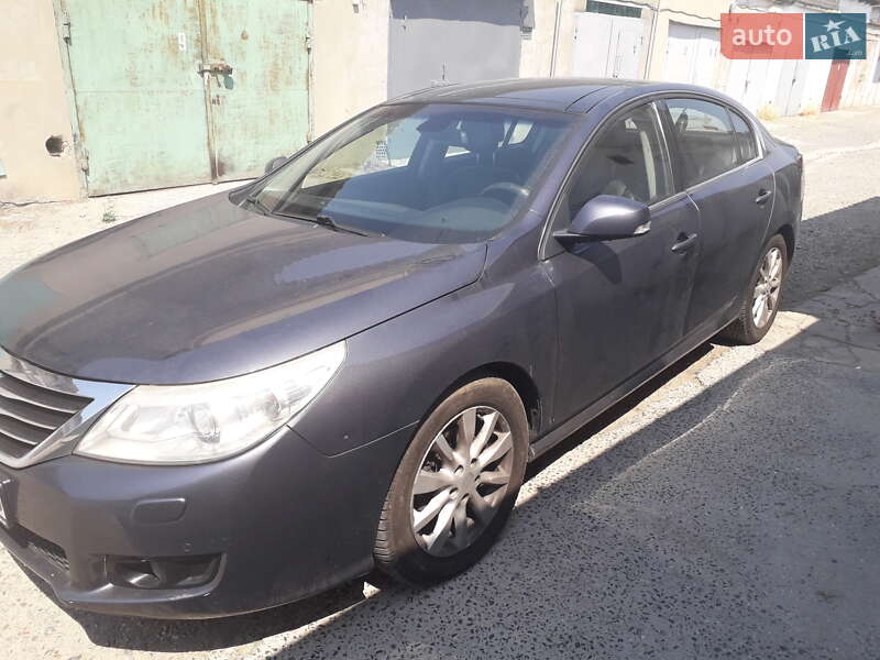 Седан Renault Latitude 2010 в Ізмаїлі