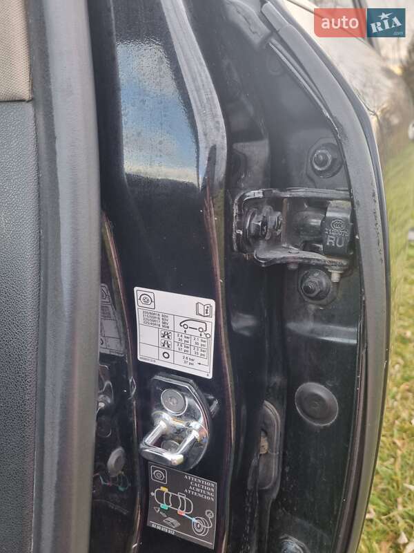 Седан Renault Latitude 2011 в Ивано-Франковске фото 17 Седан Renault Latitude 2011 в Ивано-Франковске