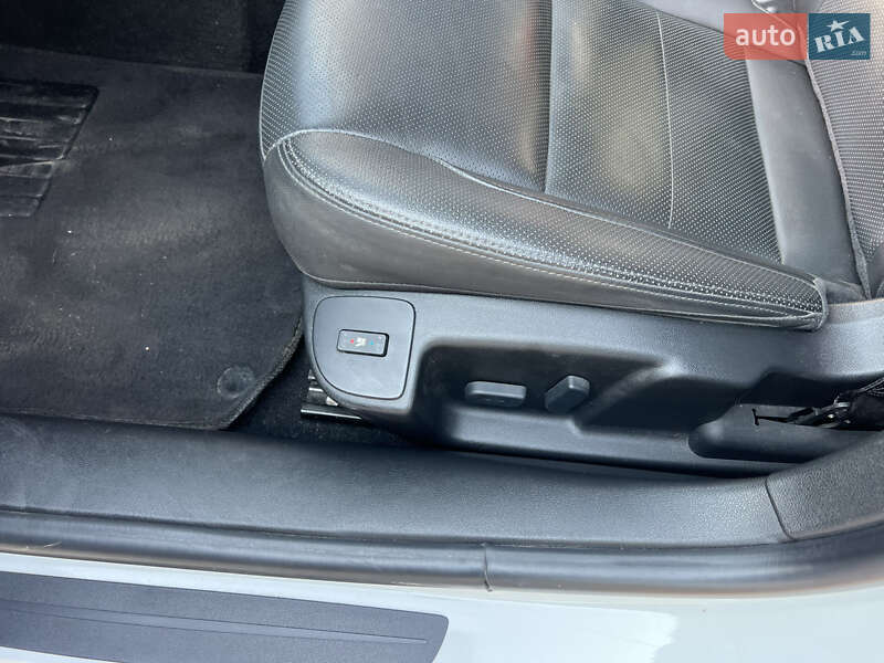 Седан Renault Latitude 2018 в Житомире