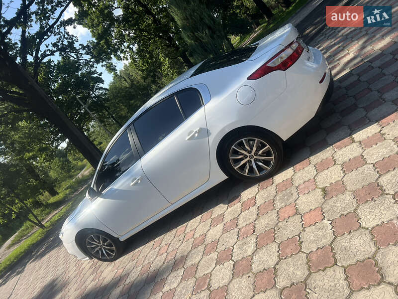 Седан Renault Latitude 2018 в Житомире