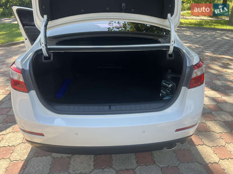 Седан Renault Latitude 2018 в Житомире