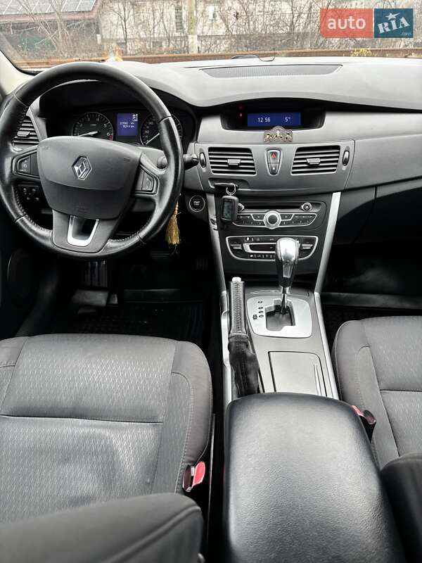 Седан Renault Latitude 2012 в Києві